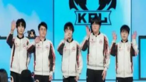 那波利与乌迪内斯对决，意甲领跑优势未果错失良机